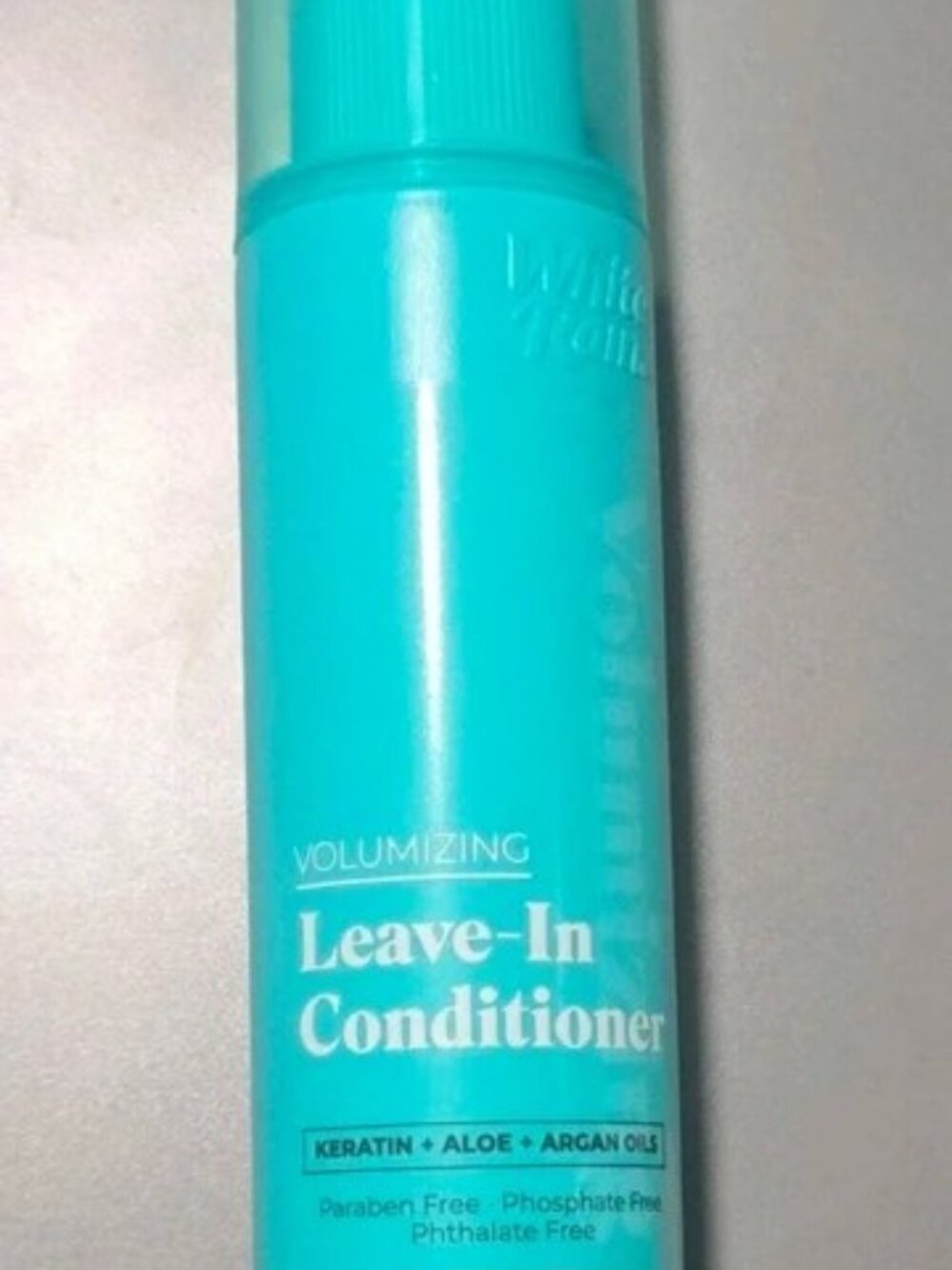 White Rain Volumizing Leave-In Conditioner Keratin Aloe Argan Oils 4 fl oz Spray
